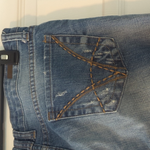 Kut from the Kloth Catherine Boyfriend 10 distressed - Picture 7 of 13